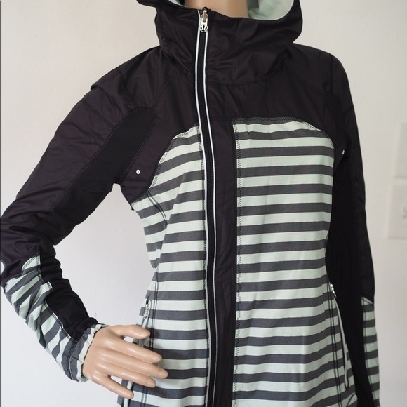 Lululemon Run Get Up And Glow Jacket! - Picture 4 of 13